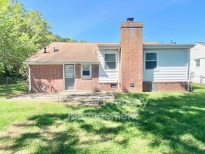 10 Westlawn Dr in Hampton, VA - Building Photo - Building Photo