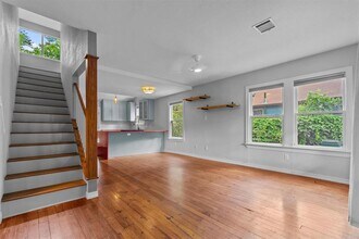 204 Caney St in Austin, TX - Building Photo - Building Photo