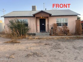 7790 Franklin Dr in El Paso, TX - Building Photo