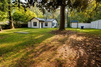 2502 Barge Rd SW in Atlanta, GA - Building Photo - Building Photo