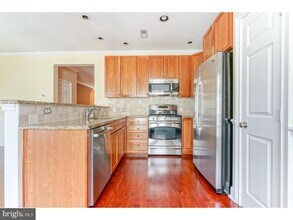 508 Captains Way in Philadelphia, PA - Building Photo - Building Photo