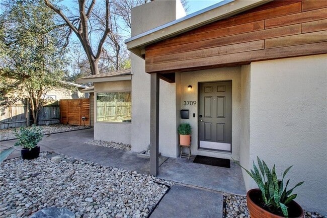 3709 Vineland Dr in Austin, TX - Foto de edificio - Building Photo