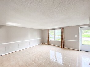 1259 Magnolia Ln in Herndon, VA - Building Photo - Building Photo