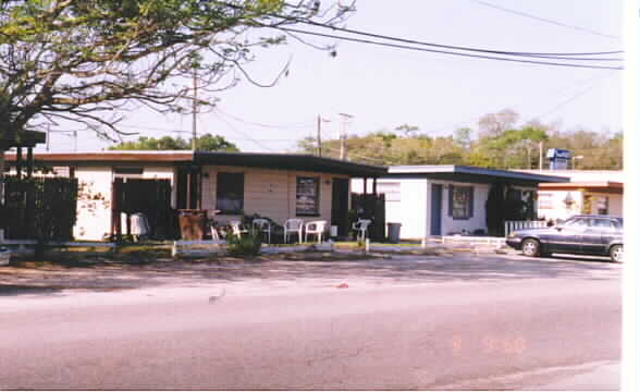 J E Drevas Duplexes in Tampa, FL - Building Photo - Building Photo