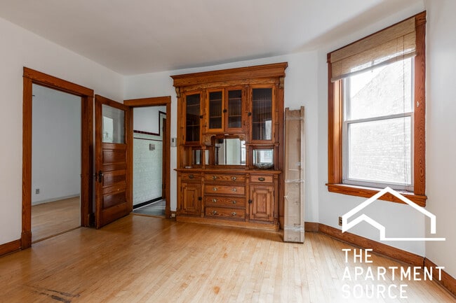 2042 W Armitage Ave, Unit 1