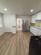 18-20 Anne St in Salinas, CA - Foto de edificio - Building Photo