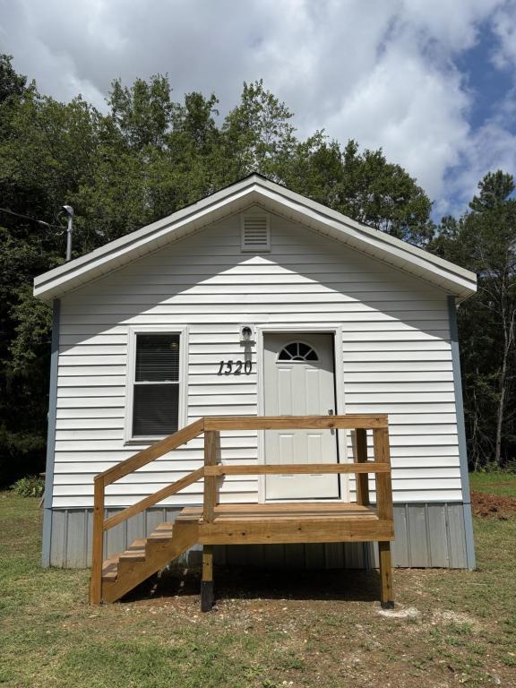 property at 1520 Race Track Rd