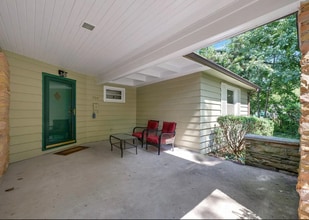 706 Hessel Blvd in Champaign, IL - Building Photo - Building Photo