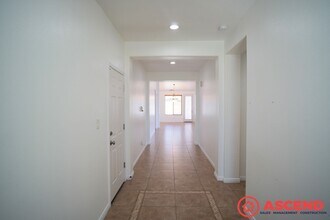 12114 Marigold Dr in Bakersfield, CA - Building Photo - Building Photo