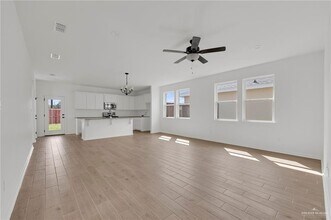2600 N Day Lily Ave in Edinburg, TX - Building Photo - Building Photo