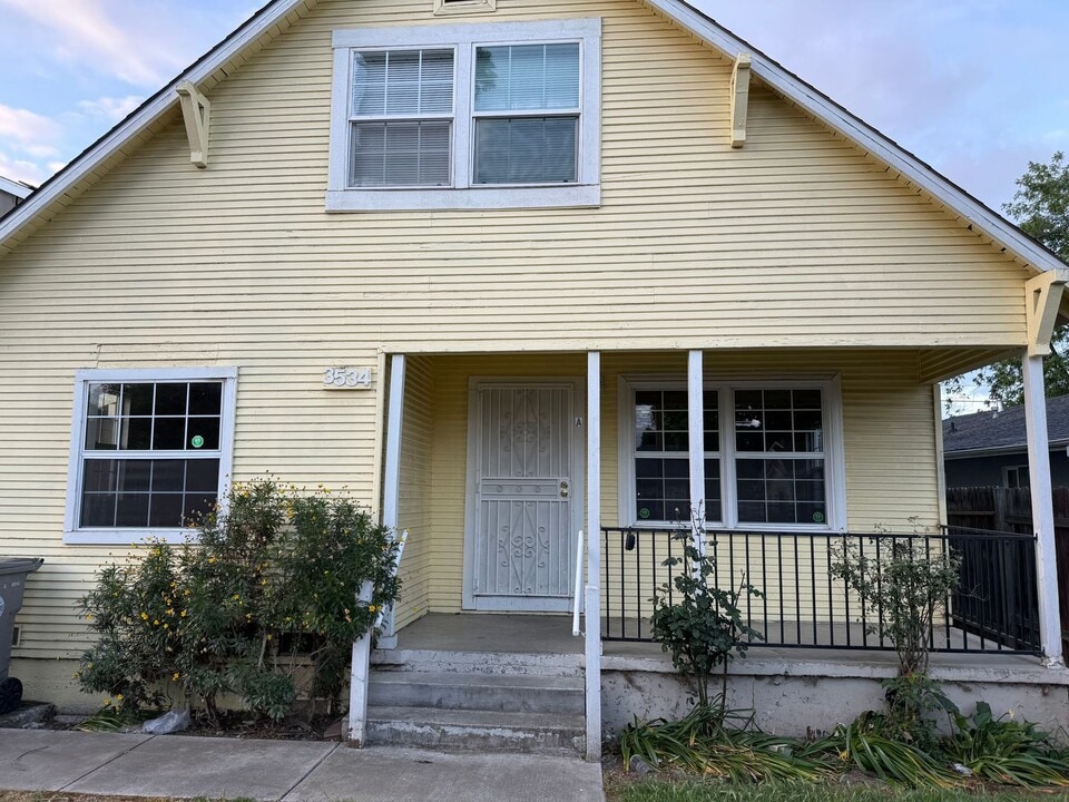 3534 20th Ave in Sacramento, CA - Building Photo