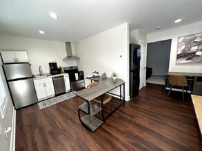 221A Crest Ln in Greenville, SC - Building Photo - Building Photo