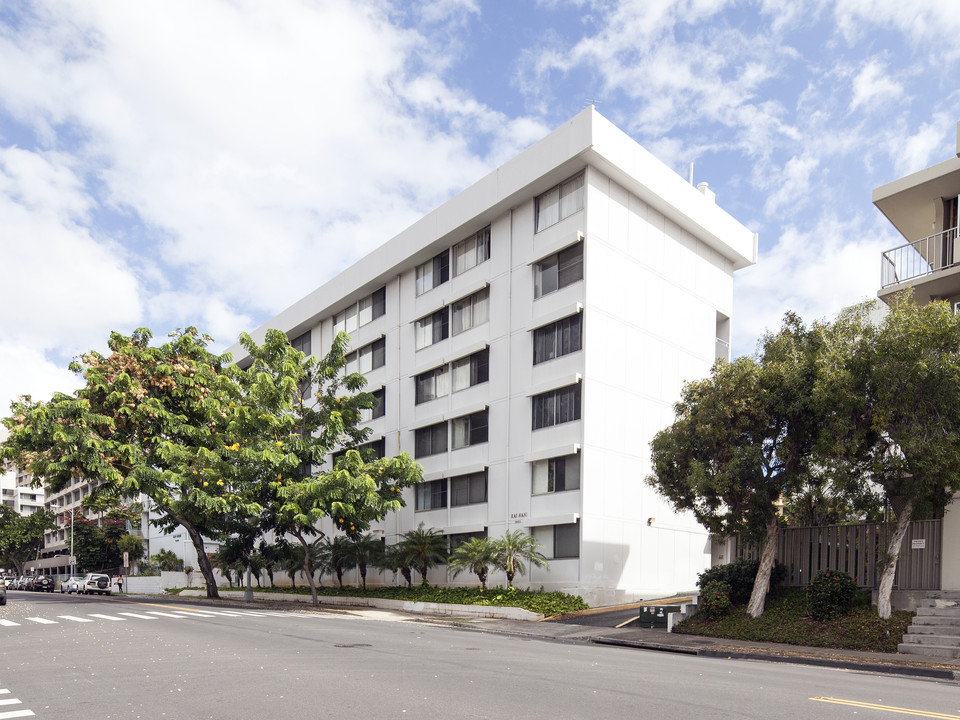 Kai Nani in Honolulu, HI - Building Photo