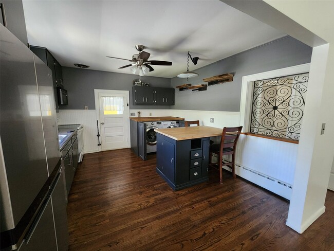1208 NY-9G in Hyde Park, NY - Building Photo - Building Photo