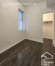 1943 W 21st Pl, Unit 1R in Chicago, IL - Foto de edificio - Building Photo
