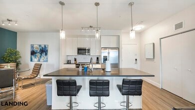 4950 W Prescott St, Unit 5205 in Tampa, FL - Building Photo - Building Photo