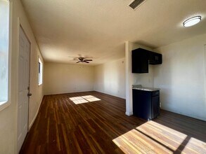 909 Bradley St in Lubbock, TX - Building Photo - Building Photo