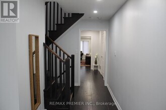 51 Mullholland Ave in Cambridge, ON - Building Photo - Building Photo