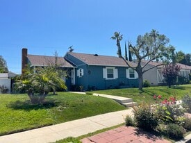 20109 Haynes St in Winnetka, CA - Building Photo