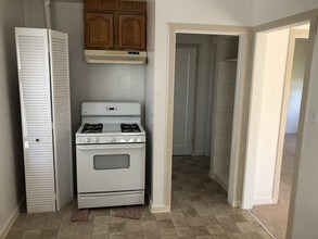 1627 152nd Ave in San Leandro, CA - Foto de edificio - Building Photo