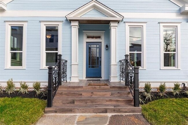 property at 1616 Alamo St