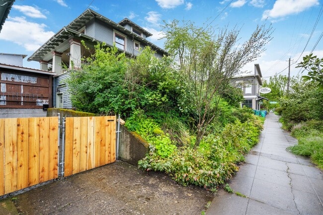 property at 718 NE Dekum St