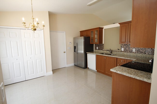 207 Gates St SW in Palm Bay, FL - Building Photo - Building Photo