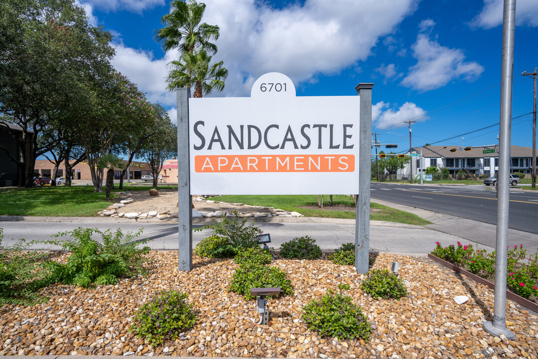 Sandcastle Apartments in Corpus Christi, TX - Building Photo