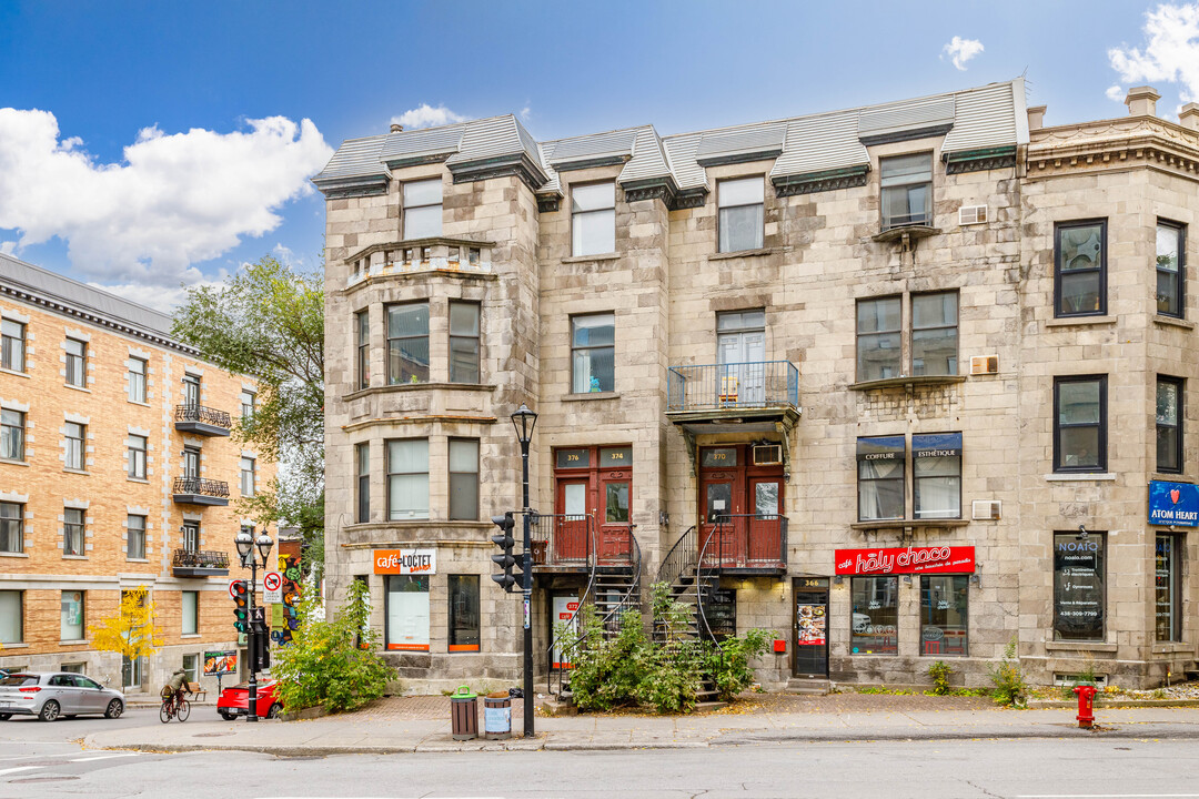 372-376 Sherbrooke Rue E in Montréal, QC - Building Photo