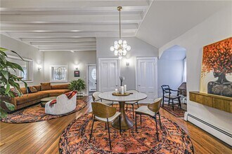 7 Mt Vernon St in Newport, RI - Building Photo - Building Photo