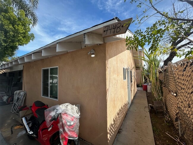 7446 Tampa Ave, Unit 7448