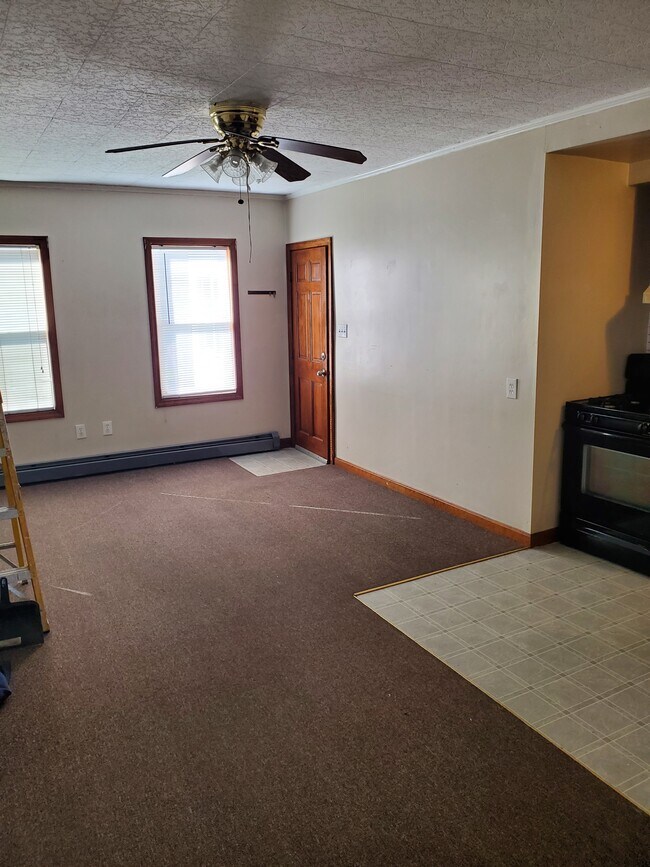 39 Wellington St Apartments and Nearby Fall River Apartments For Rent