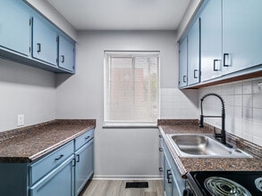 Heights Garden Apartments in Cleveland Heights, OH - Foto de edificio - Building Photo