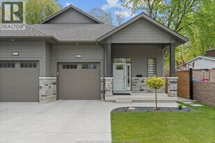 6800 Matchett Rd in Lasalle, ON - Building Photo