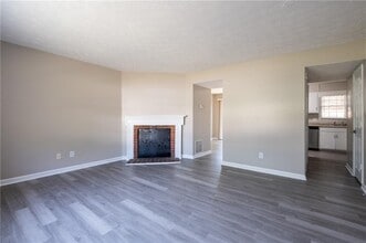 580 Downing St in Lawrenceville, GA - Foto de edificio - Building Photo