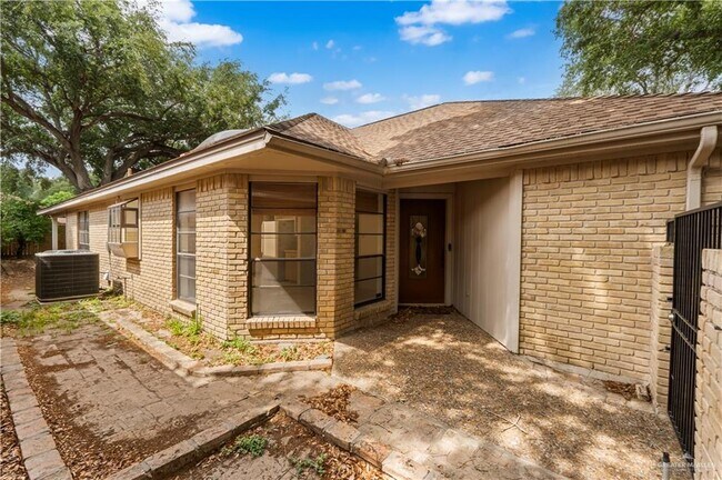 411 Zinnia Ave in McAllen, TX - Building Photo - Building Photo