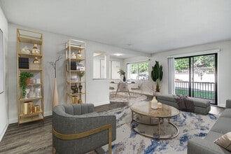 Square One Apartment Homes in Gainesville, FL - Foto de edificio - Building Photo