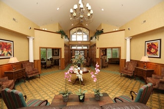 The Club at Brookfield Hills Apartments in Brookfield, WI - Foto de edificio - Interior Photo