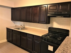 363 Park Ave in Orange, NJ - Foto de edificio - Building Photo