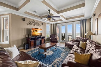 9548 W Gulf Blvd in Treasure Island, FL - Building Photo - Building Photo