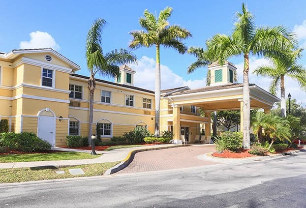 AstonGardens @ Parkland Commons Senior Living in Parkland, FL - Foto de edificio