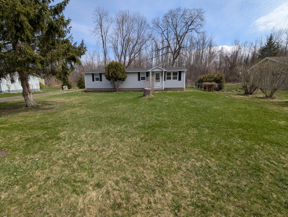 6388 Tuckahoe Rd in Williamson, NY - Building Photo
