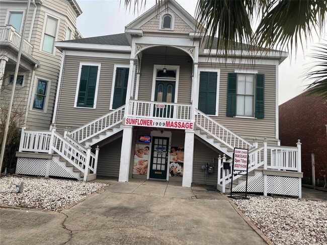 property at 1909 Broadway Avenue J