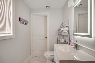 25 Biscayne Blvd in Old Lyme, CT - Building Photo - Building Photo