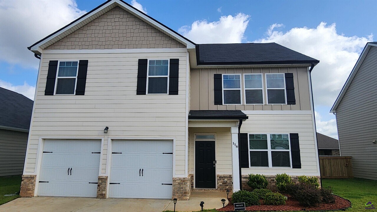 116 Farmers Wy in Perry, GA - Building Photo