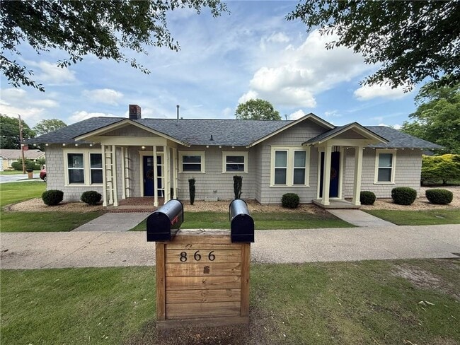 property at 866 Custer St