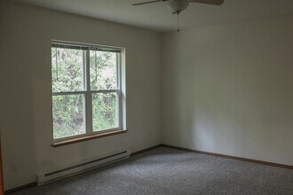 1217 Salem Dr in Edgerton, WI - Building Photo - Building Photo