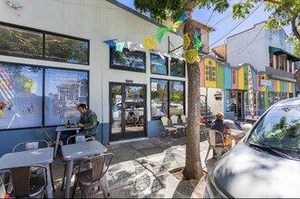 1551 Saint Charles St in Alameda, CA - Foto de edificio - Building Photo