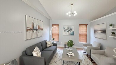 10417 NW 129th St in Hialeah Gardens, FL - Building Photo - Building Photo