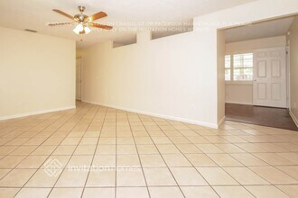 412 59th Ave Dr W in Bradenton, FL - Foto de edificio - Building Photo